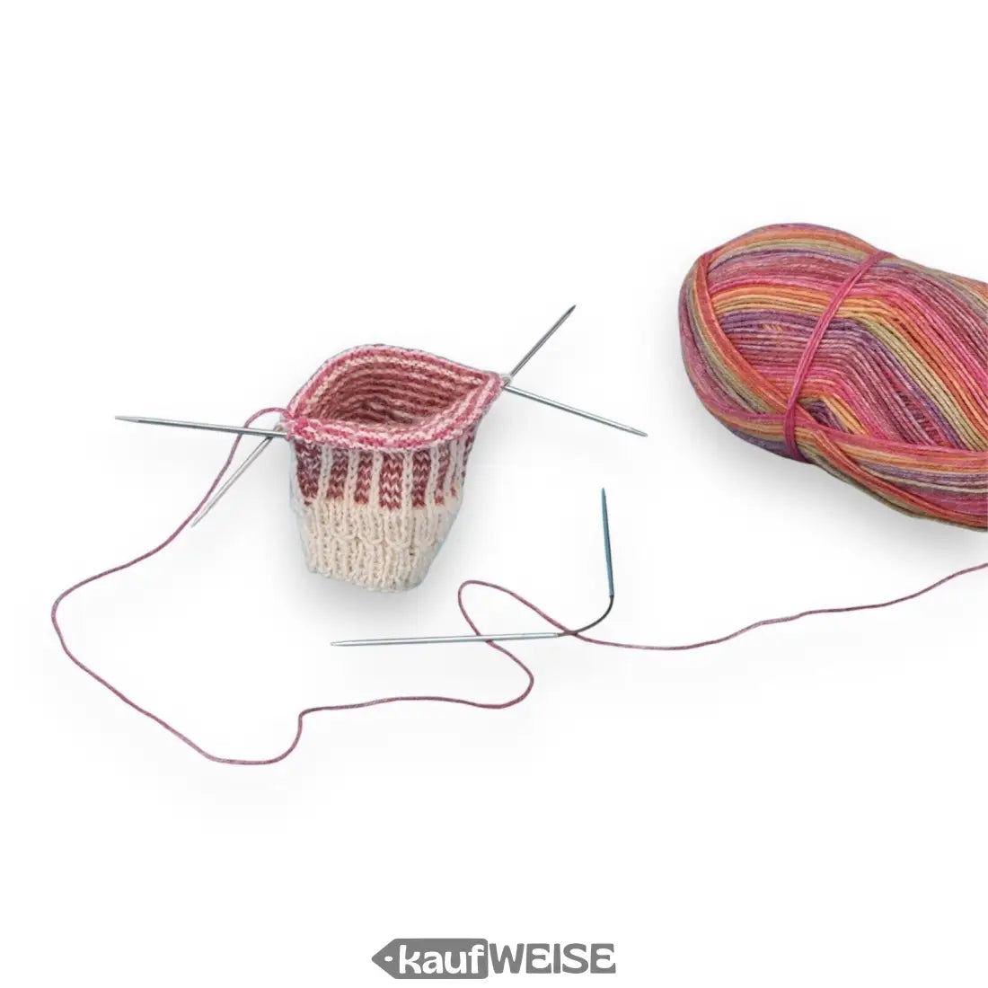 Stricksocke mit Nadeln und Wolle für addi CraSy Trio Nadelspiel 21 cm