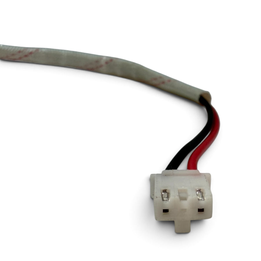 White connector, 2 of 3 chambers wired