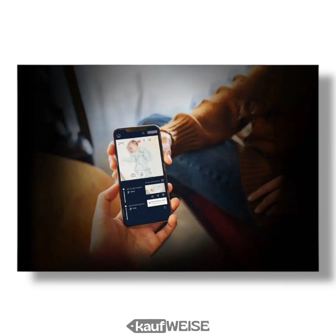 Smartphone zeigt Motorola Baby VM65X Connect Video-Babyphone mit Farbdisplay nachtsicht