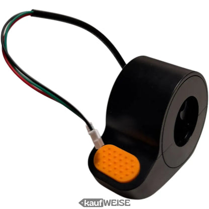 Schwarzer Segway-Ninebot Max G30 Gashebel mit orangem Pedal